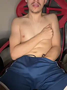 Snapshot of hungtwinkBR chatting on 03-21-26, 04:06 hungtwinkBR online show from 03-21-26, 04:06