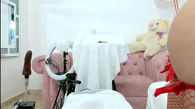 Ashley Jonness  online show from 02-15-26, 07:51