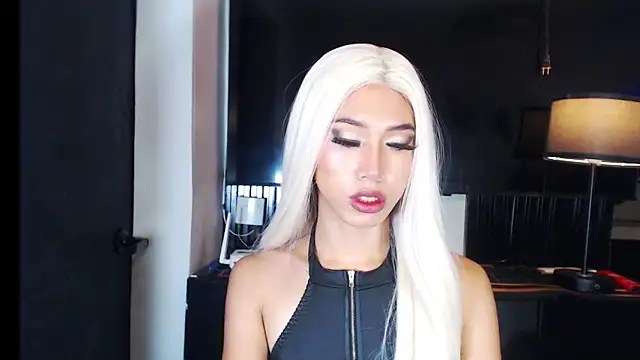 QueenAlisonfoxx online show from 06-10-26, 01:50