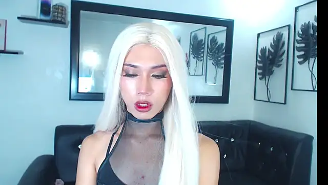 QueenAlisonfoxx online show from 06-11-26, 11:19