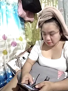 Snapshot of Zyramae_25 chatting on 02-17-26, 06:54 Zyramae 25 online show from 02-17-26, 06:54