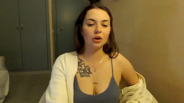 Snapshot of JuliaGraceOF chatting on 02-17-26, 11:00 JuliaGraceOF online show from 02-17-26, 11:00