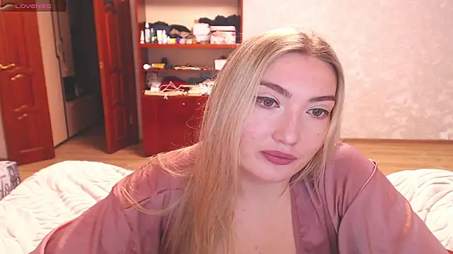 Snapshot of MiraRoy chatting on 02-01-26, 02:37 MiraRoy online show from 02-01-26, 02:37