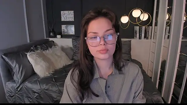 Maykinkya online show from 05-18-26, 02:34