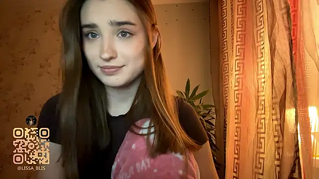 Snapshot of LissaBliss chatting on 02-06-26, 04:43 LissaBliss online show from 02-06-26, 04:43