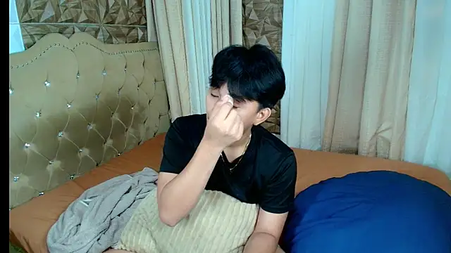 Snapshot of xlovercutietwink chatting on 02-10-26, 04:33 xlovercutietwink online show from 02-10-26, 04:33