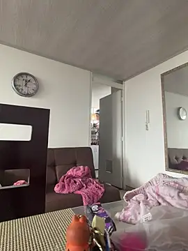 LunaHeat online show from 04-22-26, 05:03