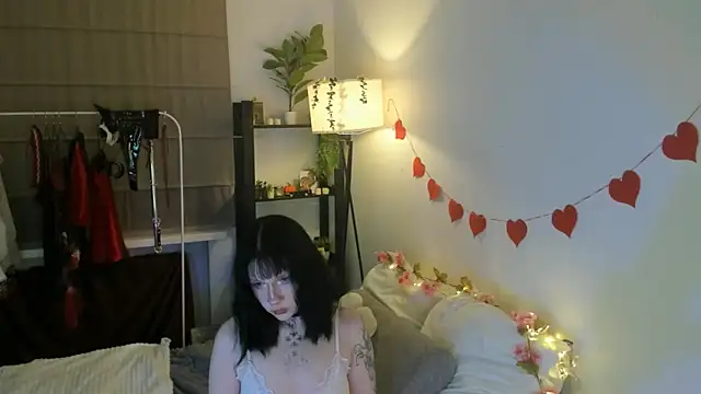 Snapshot of AuraShift chatting on 02-28-26, 02:23 AuraShift online show from 02-28-26, 02:23