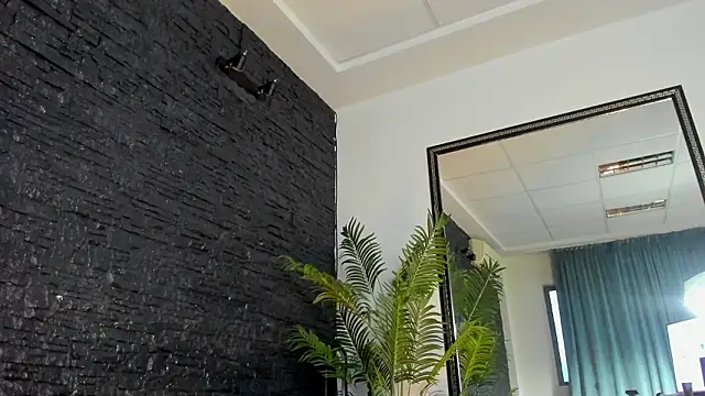 Snapshot of MaddyExposedd chatting on 02-05-26, 05:45 MaddyExposedd online show from 02-05-26, 05:45