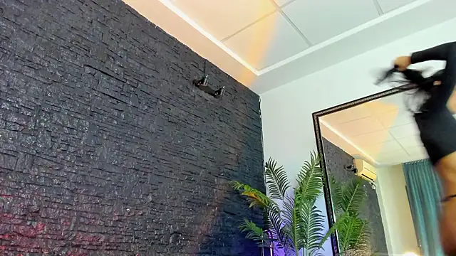 Snapshot of MaddyExposedd chatting on 02-06-26, 05:45 MaddyExposedd online show from 02-06-26, 05:45