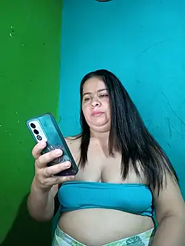 Snapshot of Diana_006 chatting on 02-25-26, 01:10 Diana 006 online show from 02-25-26, 01:10