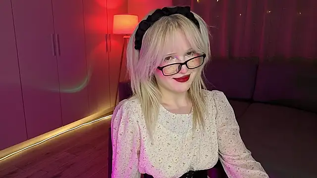 Snapshot of Mary_Piersen chatting on 03-02-26, 05:19 Mary Piersen online show from 03-02-26, 05:19