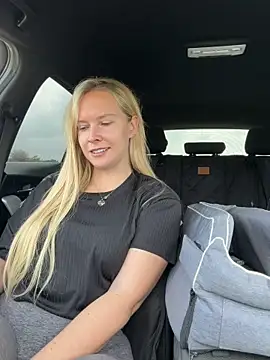 Snapshot of Ellie-rosee chatting on 03-16-26, 07:01 Ellie-rosee online show from 03-16-26, 07:01