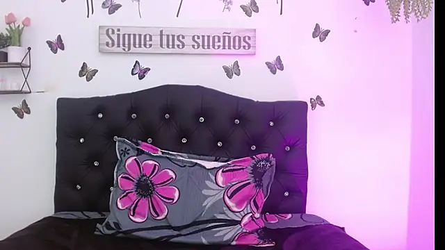 Coral Villalobos online show from 02-27-26, 06:41