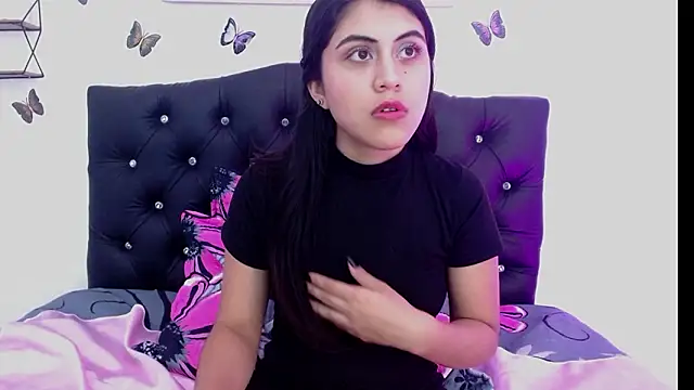 Coral Villalobos online show from 03-16-26, 06:34