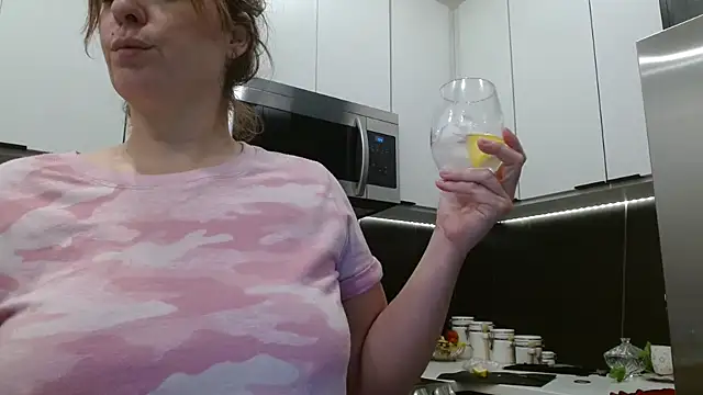HazelSkyesChat online show from 05-19-26, 06:36