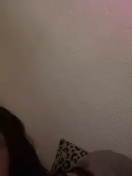 Snapshot of louveee6 chatting on 02-18-26, 10:06 louveee6 online show from 02-18-26, 10:06