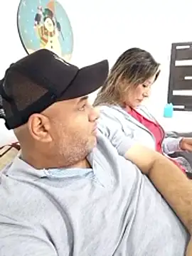 Snapshot of wessAndSandri chatting on 03-18-26, 07:50 wessAndSandri online show from 03-18-26, 07:50