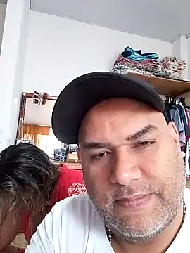 Snapshot of wessAndSandri chatting on 04-14-26, 07:42 wessAndSandri online show from 04-14-26, 07:42