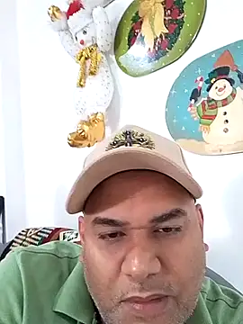 Snapshot of wessAndSandri chatting on 04-20-26, 07:59 wessAndSandri online show from 04-20-26, 07:59