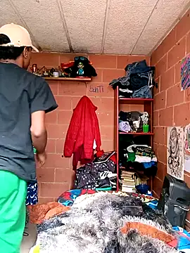 Snapshot of suckdream chatting on 03-29-26, 03:01 suckdream online show from 03-29-26, 03:01