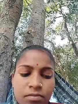 Snapshot of Gungun_thakur chatting on 03-05-26, 08:21 Gungun thakur online show from 03-05-26, 08:21