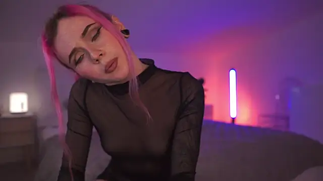 Sarah Pink online show from 03-20-25, 05:25