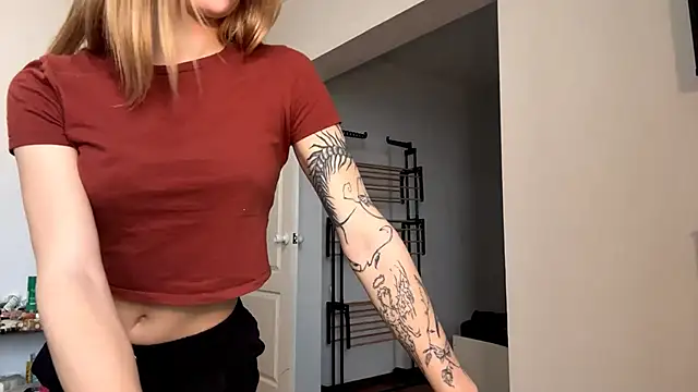 Snapshot of Tiffany_Muse chatting on 02-03-26, 06:40 Tiffany Muse online show from 02-03-26, 06:40