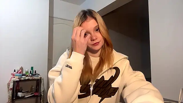 Snapshot of Tiffany_Muse chatting on 02-06-26, 12:59 Tiffany Muse online show from 02-06-26, 12:59