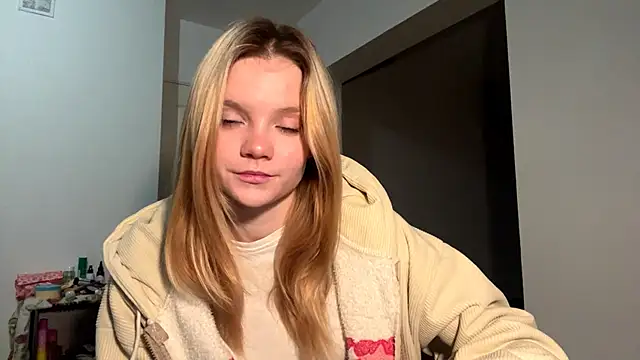 Snapshot of Tiffany_Muse chatting on 02-18-26, 11:01 Tiffany Muse online show from 02-18-26, 11:01