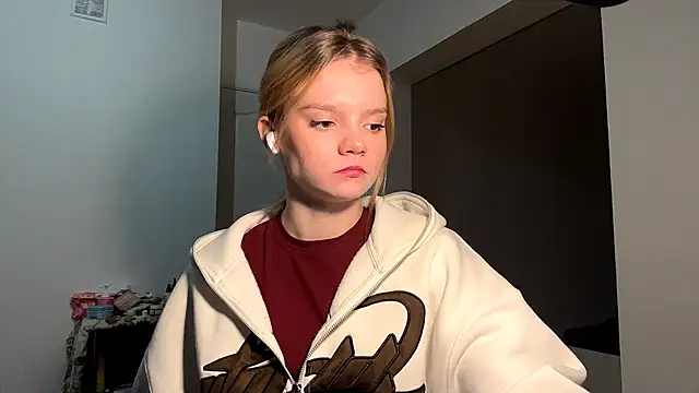 Snapshot of Tiffany_Muse chatting on 02-25-26, 11:03 Tiffany Muse online show from 02-25-26, 11:03