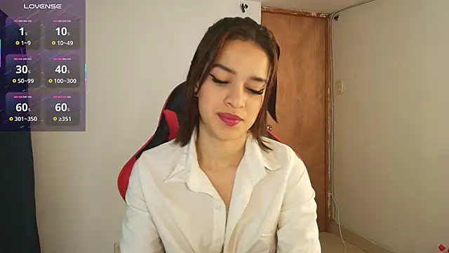 Snapshot of Zoe-Walzer chatting on 03-04-26, 03:29 Zoe-Walzer online show from 03-04-26, 03:29