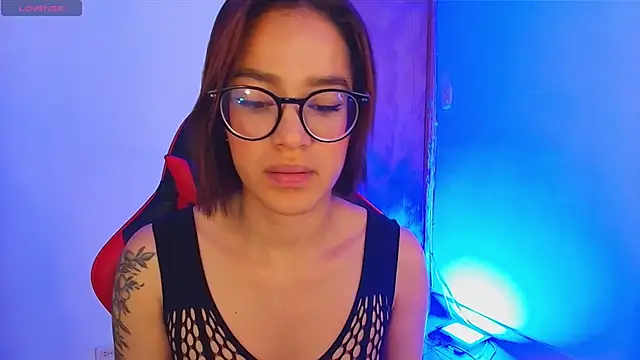 Zoe-Walzer online show from 04-28-26, 04:23