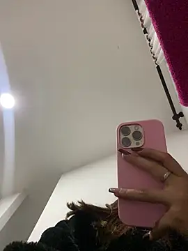 Snapshot of alison_parkerr26 chatting on 03-07-26, 03:36 alison parkerr26 online show from 03-07-26, 03:36