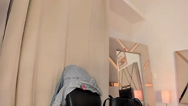 Lucia velez online show from 03-05-26, 03:02