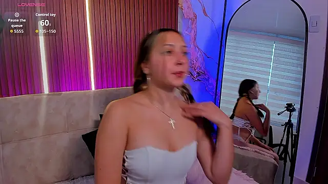 Snapshot of Giselle_Laurens_ chatting on 03-10-26, 02:22 Giselle Laurens online show from 03-10-26, 02:22