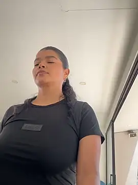 moonhelen online show from 05-18-26, 04:02