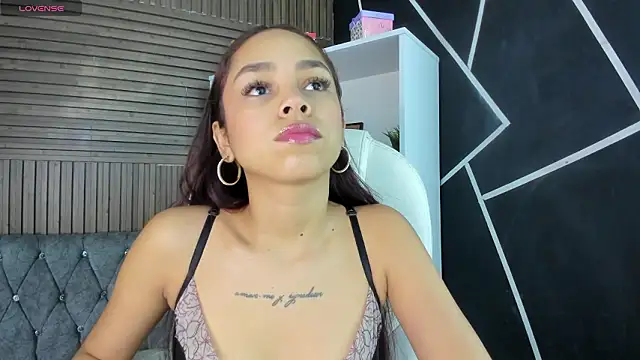 CarolineFyre online show from 02-03-26, 12:32