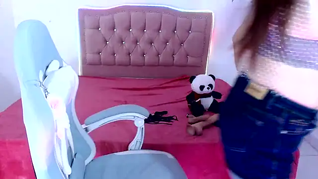 snowhot-69 online show from 07-18-26, 09:02