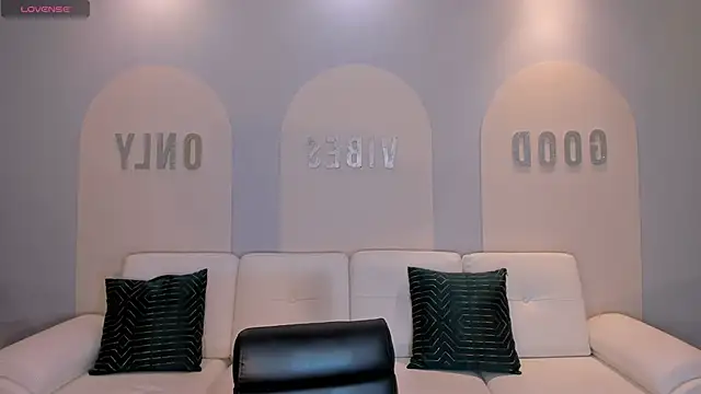 LucieMartin online show from 04-23-26, 07:38