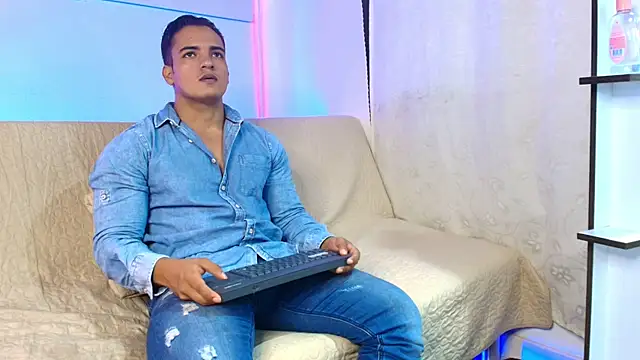 Snapshot of jhon_nicolas chatting on 06-07-26, 08:45 jhon nicolas online show from 06-07-26, 08:45