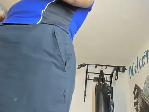 Snapshot of justinBigcock555 chatting on 02-03-26, 11:48 justinBigcock555 online show from 02-03-26, 11:48