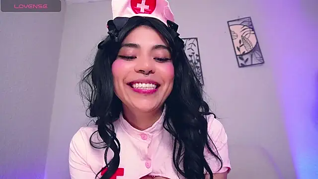 loveegirll1 online show from 02-26-26, 03:49