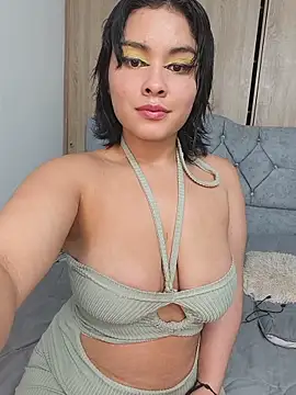 zoe love18 online show from 06-20-26, 04:15
