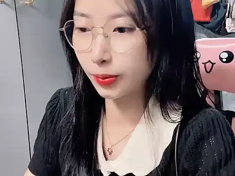 Snapshot of Linne6789 chatting on 03-04-26, 03:12 Linne6789 online show from 03-04-26, 03:12