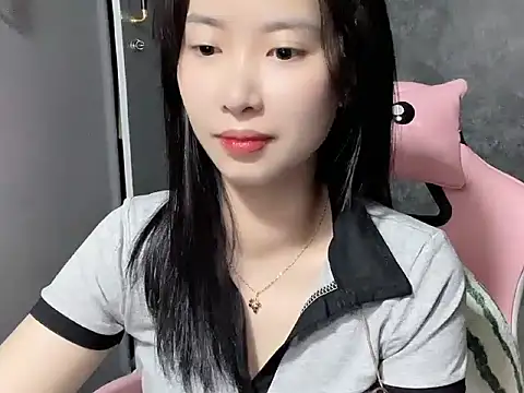 Snapshot of Linne6789 chatting on 03-05-26, 04:08 Linne6789 online show from 03-05-26, 04:08