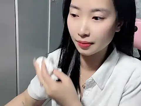 Snapshot of Linne6789 chatting on 03-08-26, 05:50 Linne6789 online show from 03-08-26, 05:50