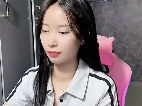 Snapshot of Linne6789 chatting on 03-13-26, 03:13 Linne6789 online show from 03-13-26, 03:13