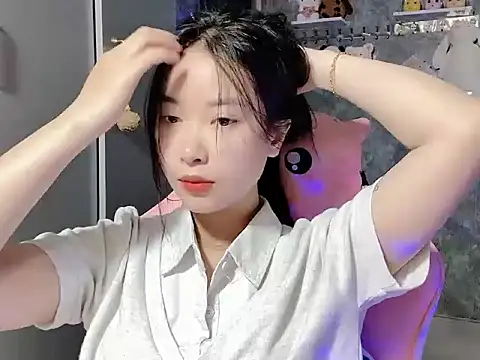 Snapshot of Linne6789 chatting on 04-03-26, 02:20 Linne6789 online show from 04-03-26, 02:20