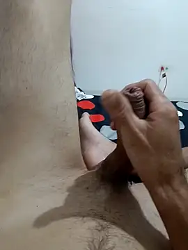 Snapshot of elvergon8721 chatting on 04-01-26, 06:36 elvergon8721 online show from 04-01-26, 06:36